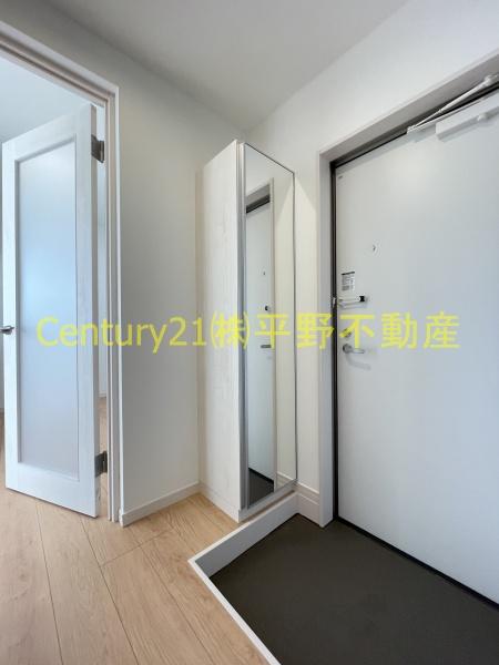 玄関　同建設会社施工の別物件。※参考イメージ