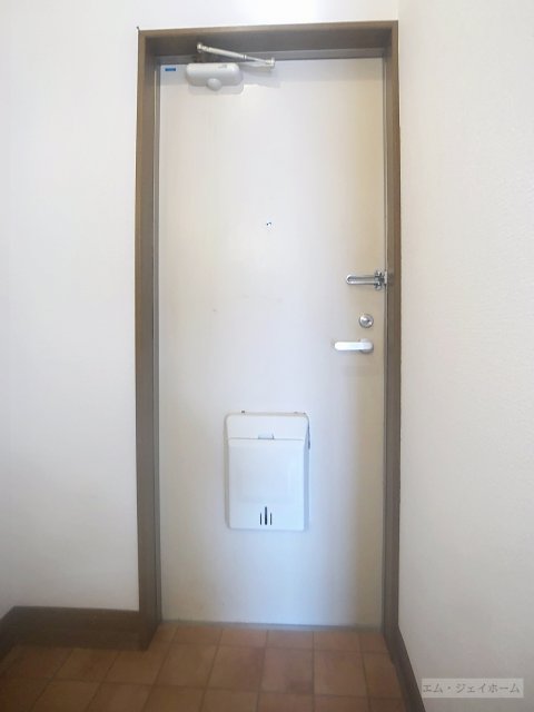 ＪＲ草津線 甲賀駅 徒歩119分 2階建 築32年の玄関写真