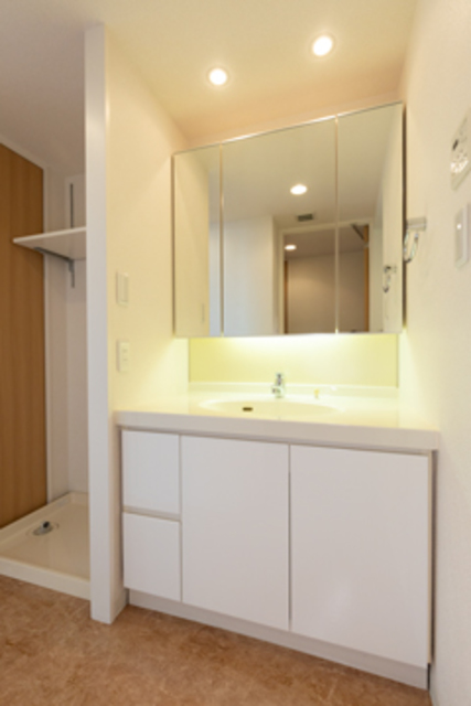洗面設備　※写真は同タイプ住戸です。