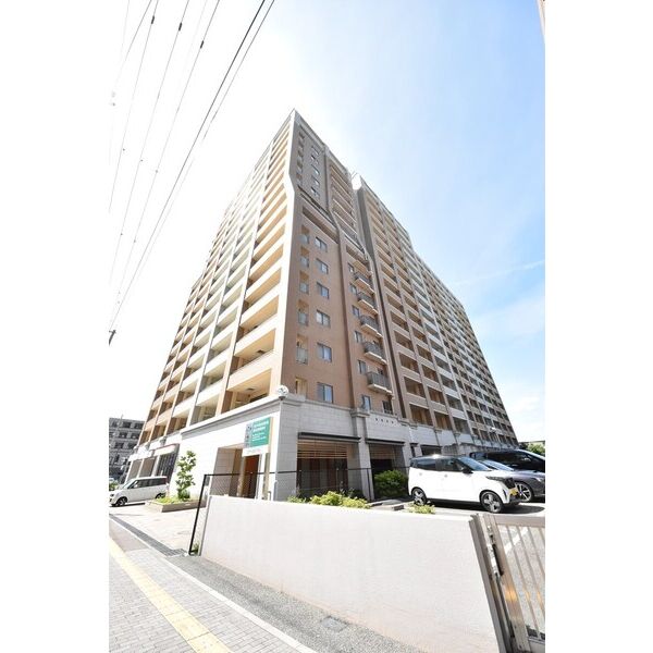 建物外観　オートロック・防犯カメラ付きで安心です！