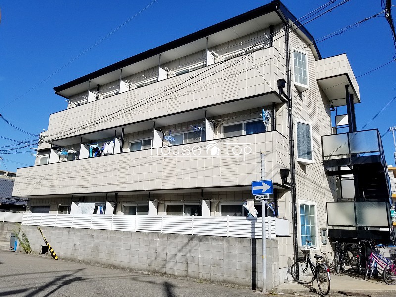 建物外観　閑静な住宅街に立地している日当たりの良いマンションです♪