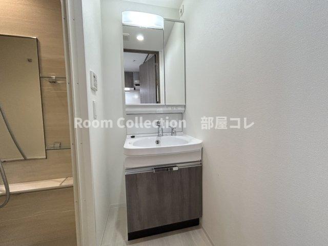 洗面設備　※同物件他部屋写真　反転の場合有