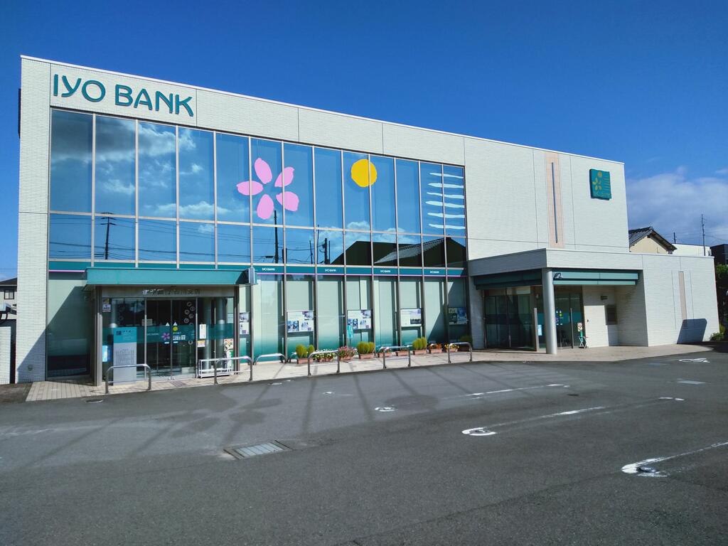 銀行　伊予銀行古川支店（銀行）まで725m