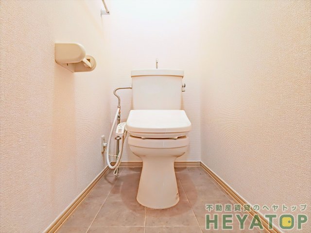 トイレ　温水洗浄便座