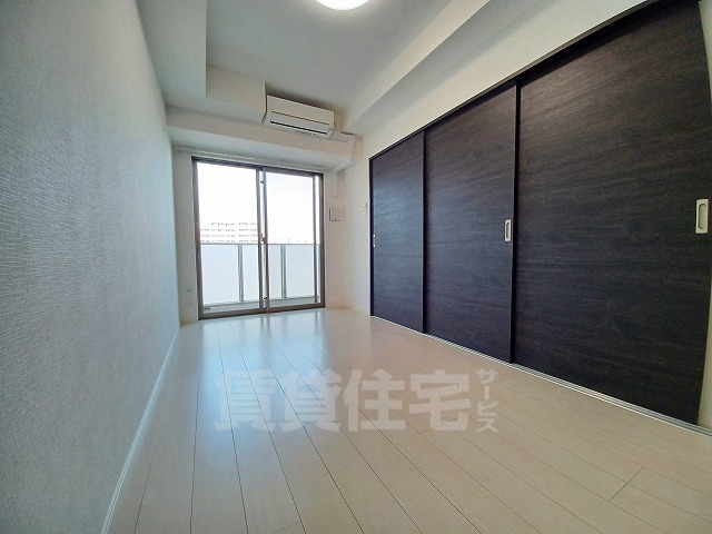 居室・リビング　同マンション別部屋写真