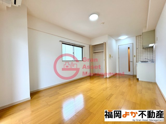 居室・リビング　こちらのリビングで趣味の時間をお楽しみください