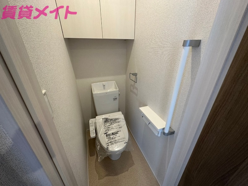 トイレ　同型参考写真