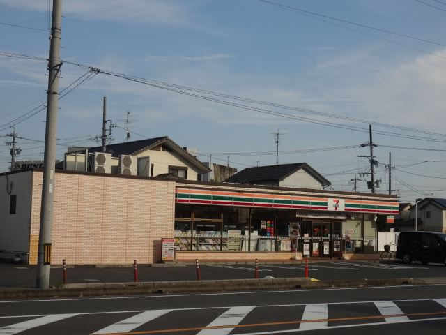 コンビニ　セブンイレブン（コンビニ）まで260m