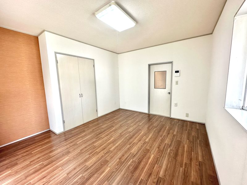 その他部屋・スペース　洋室８帖