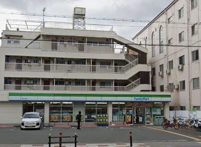 コンビニ　ファミリーマート 旭二丁目店（コンビニ）まで212m
