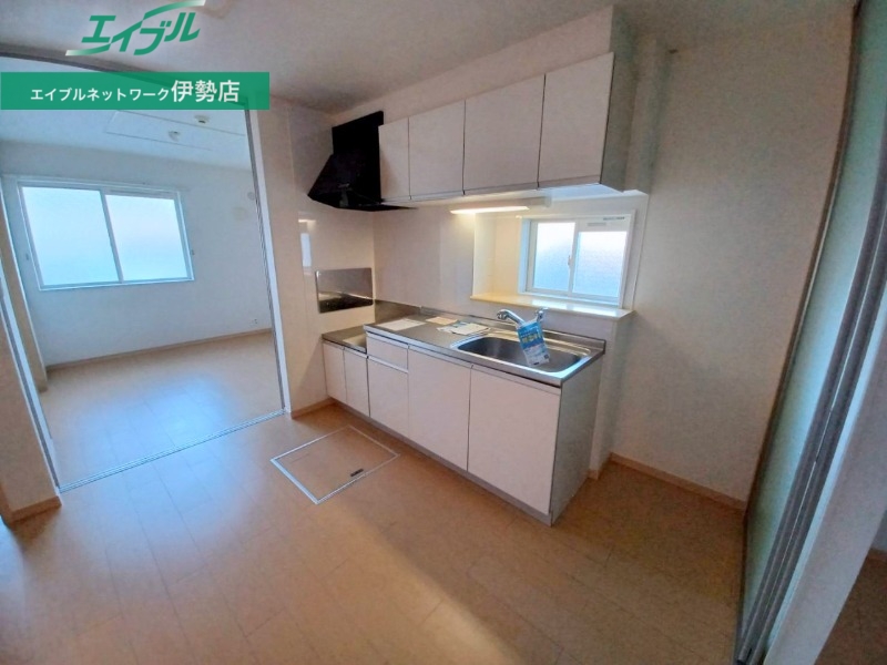 キッチン　同物件反転タイプの画像です