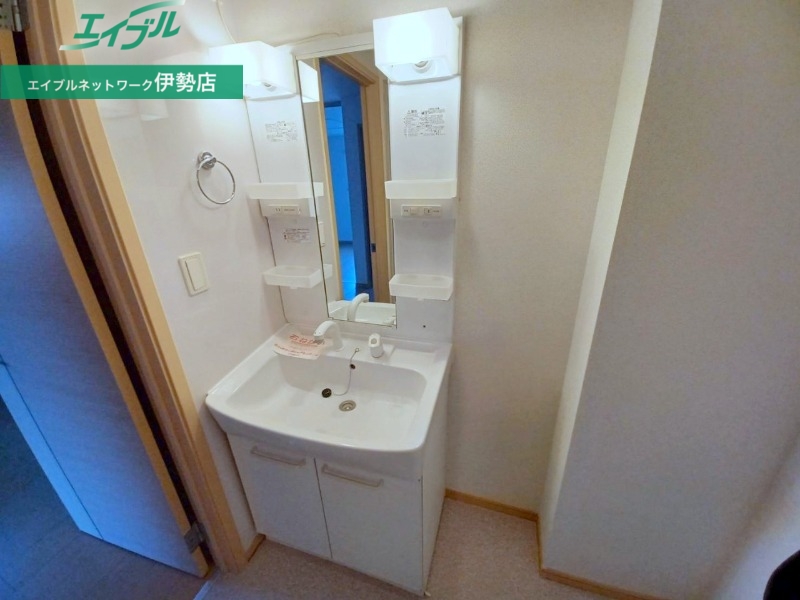 洗面設備　同物件反転タイプの画像です