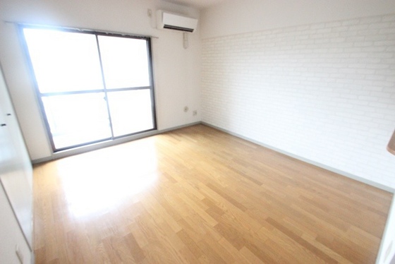 居室・リビング　※別部屋の写真です