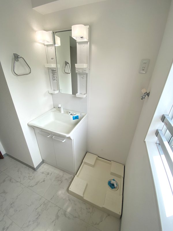 洗面設備　シャンプードレッサー（同タイプ別階のお部屋です）