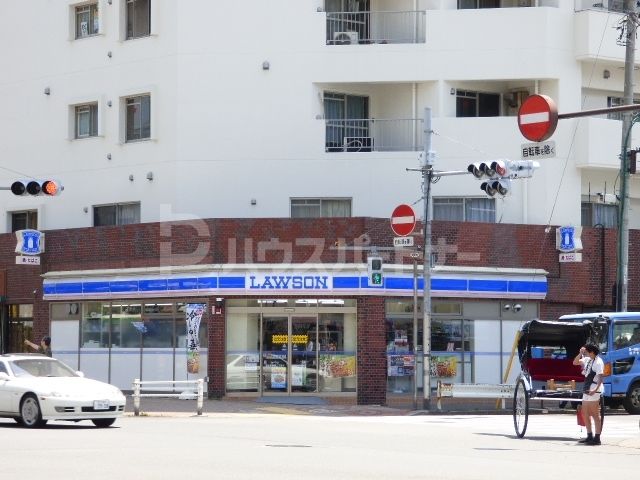 コンビニ　ローソン墨田向島三丁目店（コンビニ）まで200m