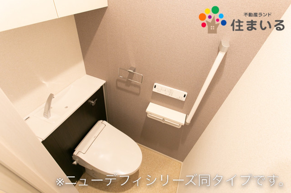 トイレ　※写真は同型タイプとなります