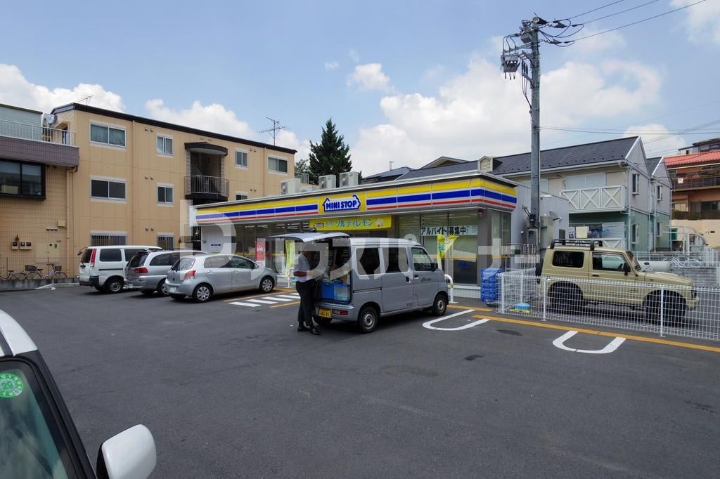 コンビニ　ミニストップ松戸小金清志町店（コンビニ）まで210m