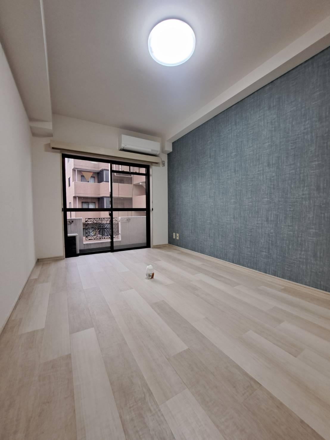 居室・リビング　南向きで明るいお部屋です