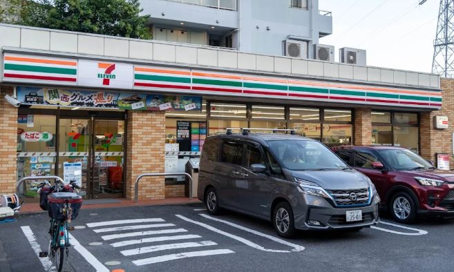 コンビニ　セブンイレブン葛飾東新小岩1丁目店（コンビニ）まで273m