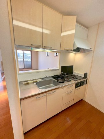 キッチン　※同建物別号室参考写真