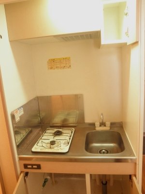キッチン　コンパクトなキッチンで掃除もラクラク