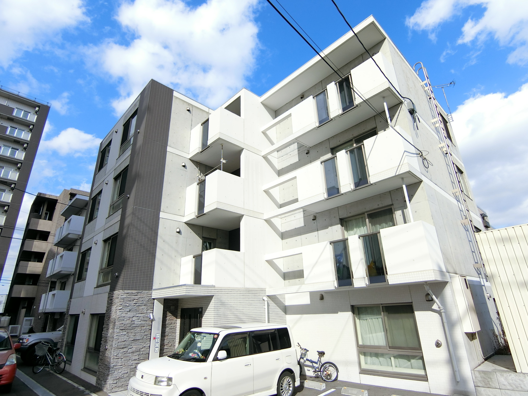 建物外観　オシャレなデザイナーズルームです！