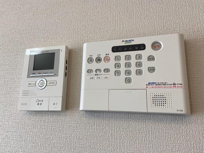 セキュリティ　モニター付きインターホン