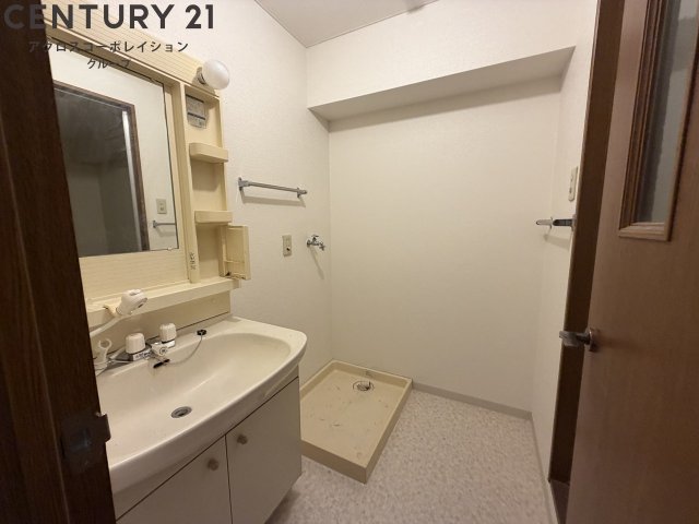 トイレ　温水洗浄便座付きのトイレです♪