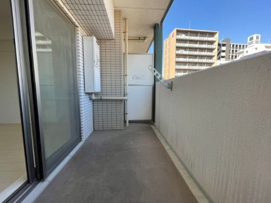 バルコニー　※別号室の参考写真になります。