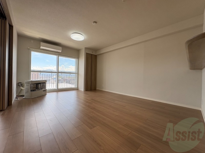 居室・リビング　広くてキレイなお部屋が広がっていて、充実した生活が送れそう。