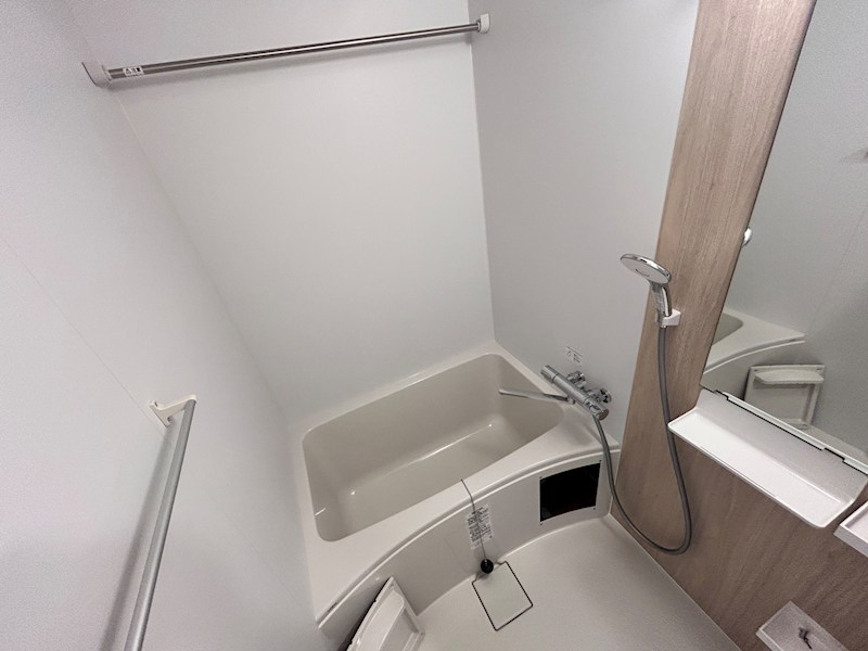 セレニテ西元町アリエの風呂写真