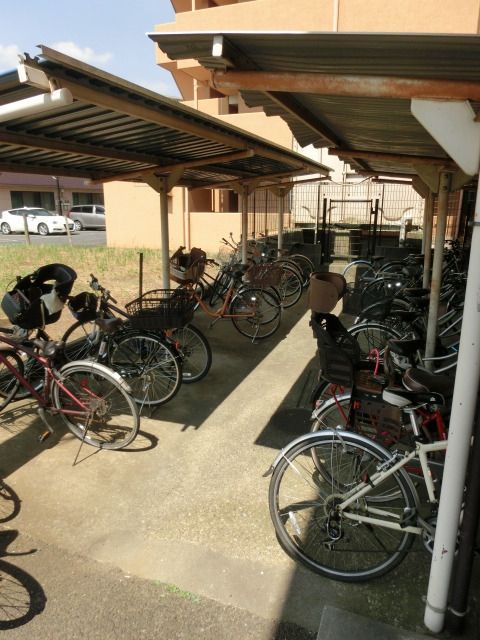 その他共有部分　敷地内屋根付き駐輪場
