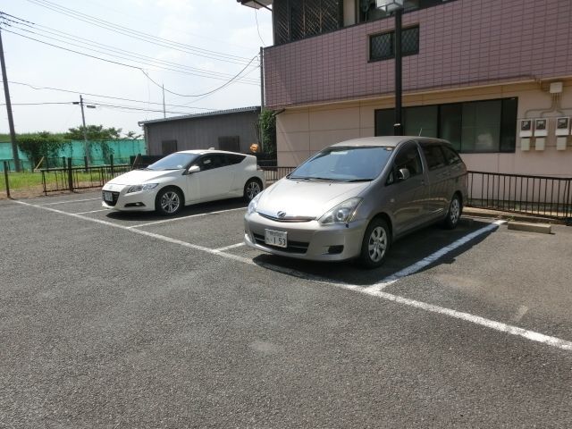 駐車場　敷地内駐車場