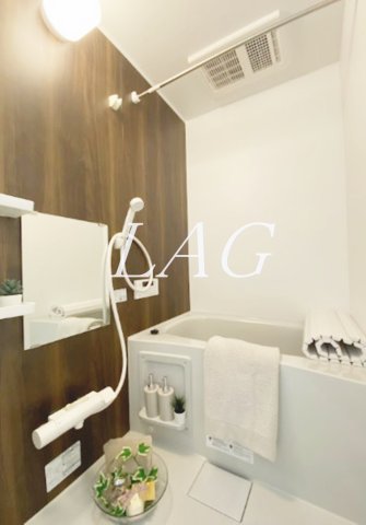 バス・シャワールーム　お風呂です。（同仕様設備です。）（家具家電は付きません。）