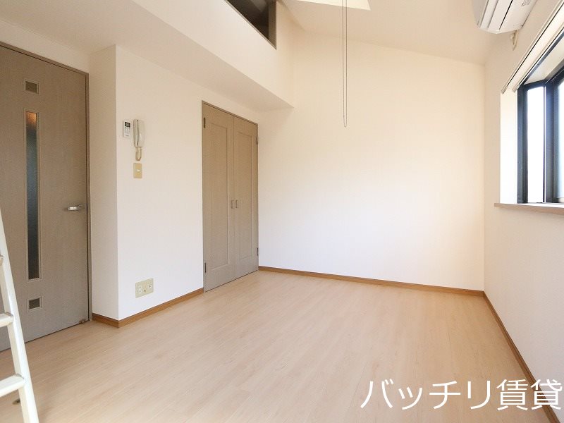 居室・リビング　同型タイプの為、現状を優先致します。