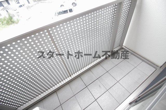 バルコニー　外からの目が気にならないバルコニーで洗濯物が干せます