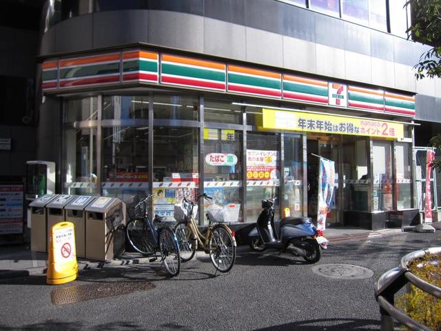 コンビニ　セブンイレブン葛飾亀有3丁目店（コンビニ）まで322m