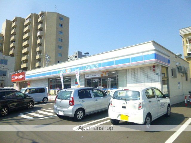 コンビニ　ローソン（コンビニ）まで131m