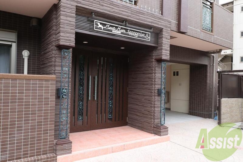 駐車場　お洒落な外観ですね
