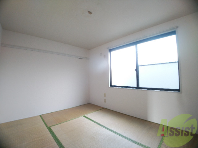 その他部屋・スペース　６帖の和室です。寝室にどうぞ。