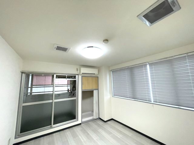 居室・リビング　イメージとして同建物他部屋を表示しています