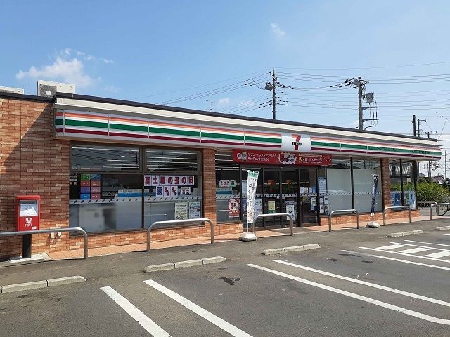 コンビニ　セブンイレブン竜ヶ崎六斗蒔店（コンビニ）まで500m