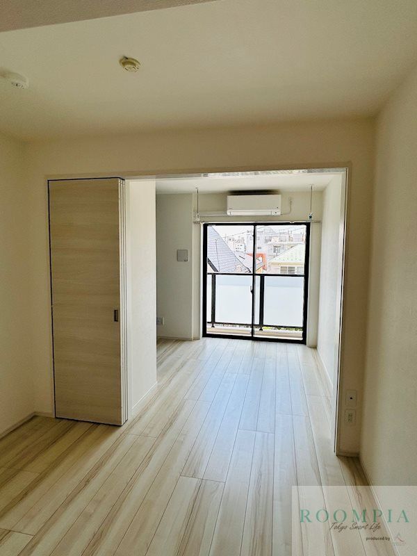 居室・リビング　※同タイプの別のお部屋です。