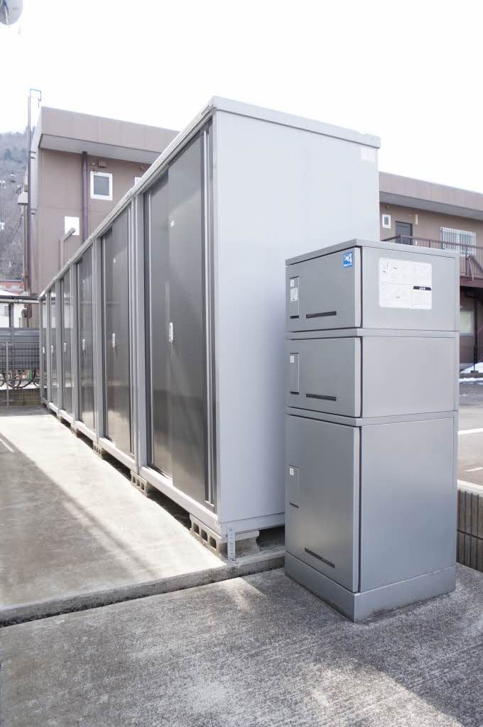 建物外観　物置、宅配ボックス