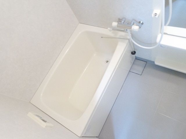 バス・シャワールーム　浴室乾燥機付きバス