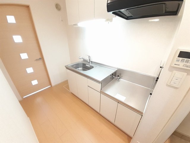 キッチン　コンパクトなキッチンで掃除もラクラク