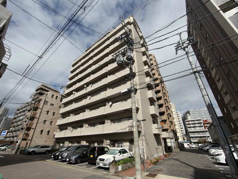 建物外観　外観　オートロック　宅配BOX　防犯カメラ　全室南向き