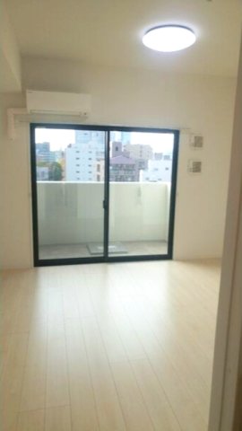 居室・リビング　※写真は同じマンションの違う部屋のものになります。