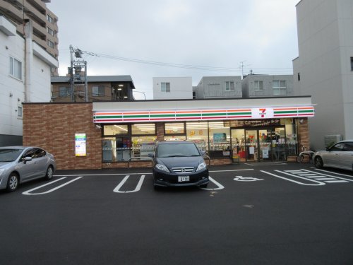 コンビニ　セブンイレブン 周南平和通店（コンビニ）まで318m