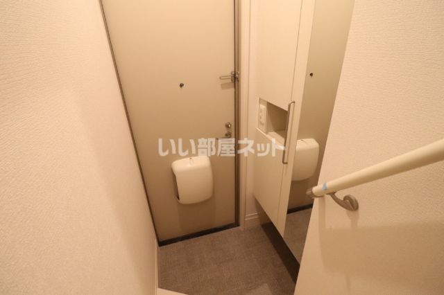 ＪＲ東北本線 福島駅 バス乗車時間：25分 最寄りバス停で下車 徒歩4分 2階建 築4年の玄関写真
